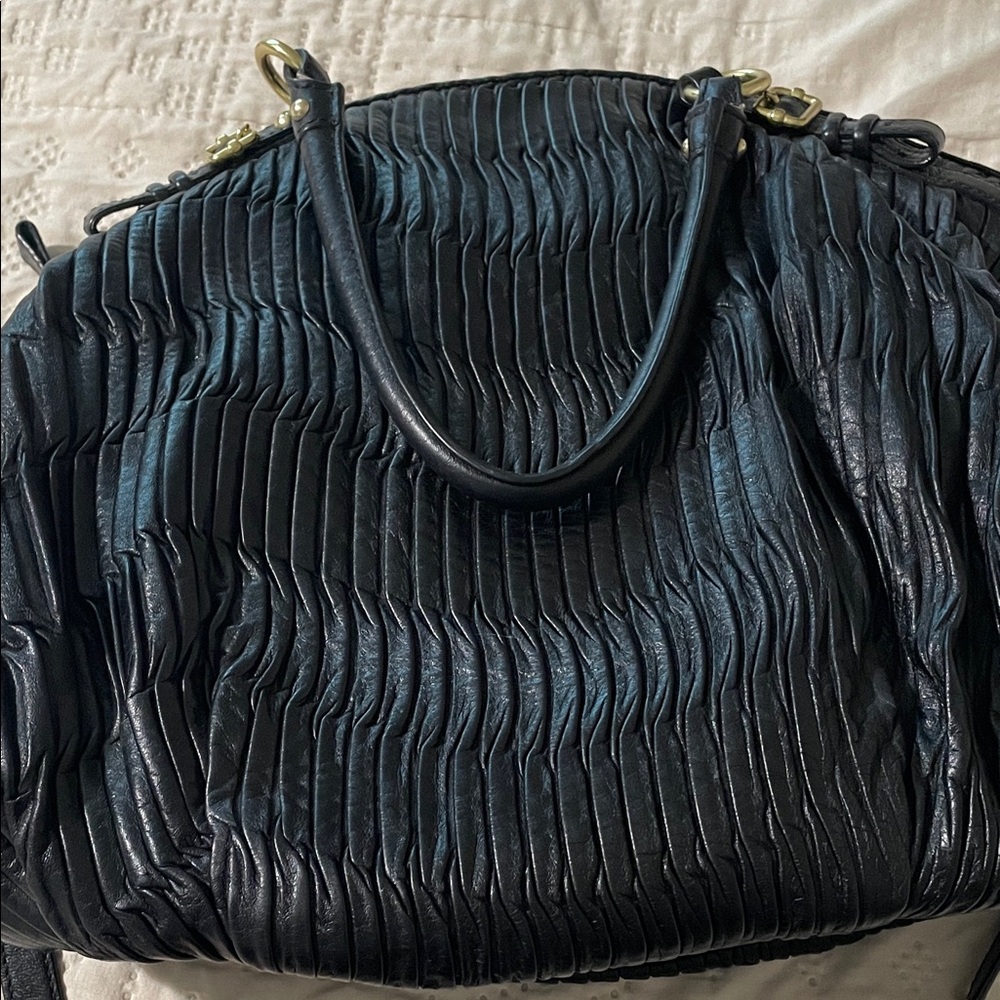 Coach Gathered Black Leather Shoulder Bag - Picture 4 of 6